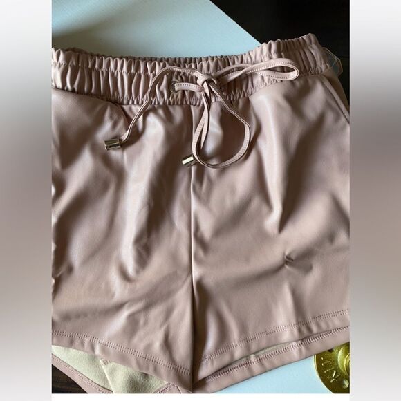 Blashe shorts faux leather nude elastic waist New - Picture 6 of 10